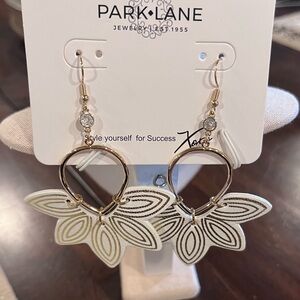 Park Lane Hydrangea Earrings NWT